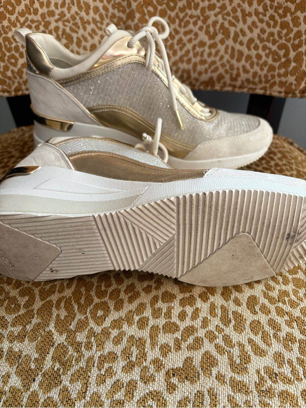 Women’s Michael KORS Casual Platform Sneakers in White and Gold - Picture 6 of 7